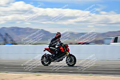 media/Mar-25-2024-Moto Forza (Mon) [[8d4319bd68]]/4-Novice Group/Session 4 Front Straight Speed Pans/